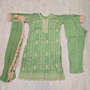 Green Kameez W Gold Embroidered Work Pakistani/Indian/Bangladeshi Cultural Cloth